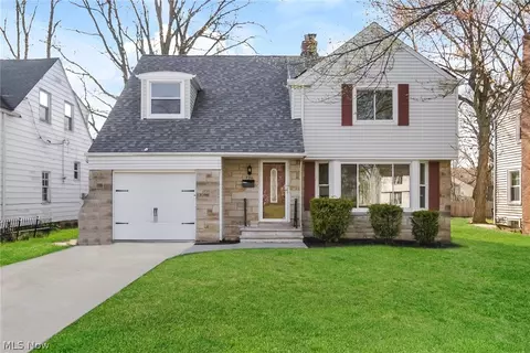 736 Quilliams Rd, Cleveland Heights, OH 44121