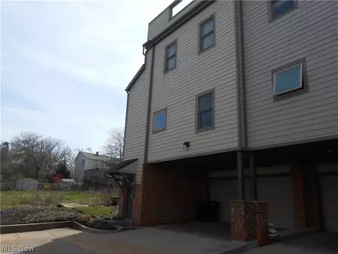 1335 W 54th St #5, Cleveland, OH 44102