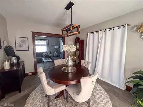Dining - 63 Ridgeway St, Struthers, OH 44471 photo 2 of 2
