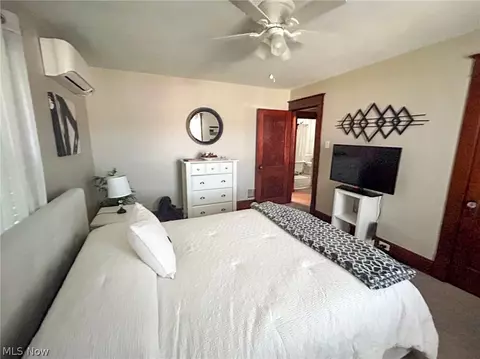 Bedroom - 63 Ridgeway St, Struthers, OH 44471 photo 4 of 6