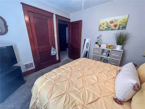 Bedroom - 63 Ridgeway St, Struthers, OH 44471 photo 6 of 6