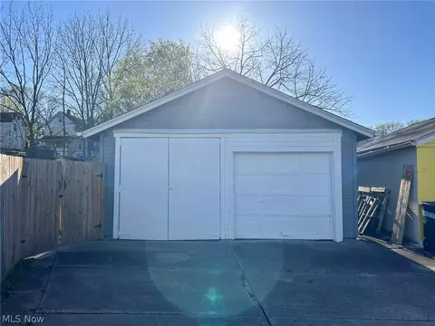 Exterior - 63 Ridgeway St, Struthers, OH 44471 photo 6 of 9