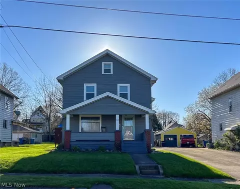 63 Ridgeway St, Struthers, OH 44471