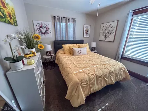 Bedroom - 63 Ridgeway St, Struthers, OH 44471 photo 5 of 6
