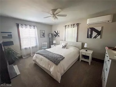 Bedroom - 63 Ridgeway St, Struthers, OH 44471 photo 3 of 6