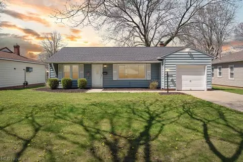 7060 Oakwood Rd, Parma Heights, OH 44130