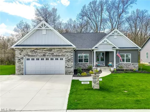 1050 Wayne Trl, Vermilion, OH 44089