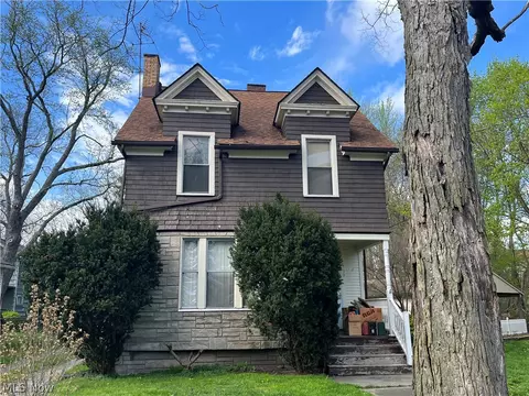 530 W Park Ave, Niles, OH 44446