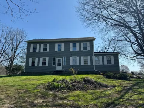 11056 North St, Garrettsville, OH 44231