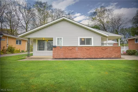 18306 Fairway Dr, Cleveland, OH 44135