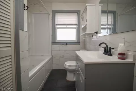 Bath - 215 E Omar St, Struthers, OH 44471 photo 1 of 3