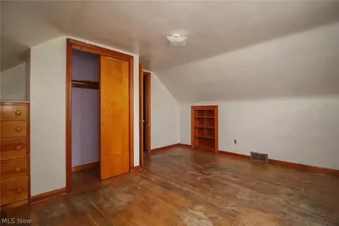 Bedroom - 215 E Omar St, Struthers, OH 44471 photo 1 of 1