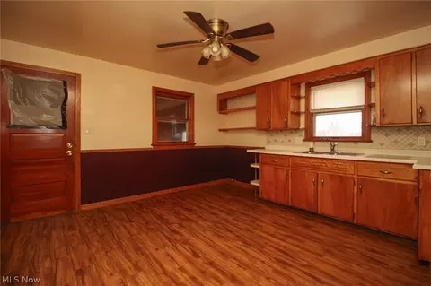 Living - 215 E Omar St, Struthers, OH 44471 photo 1 of 1
