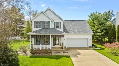 5927 Sunscape Dr NE, Louisville, OH 44641