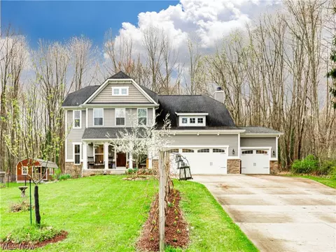 2878 Whit Ave, Stow, OH 44224