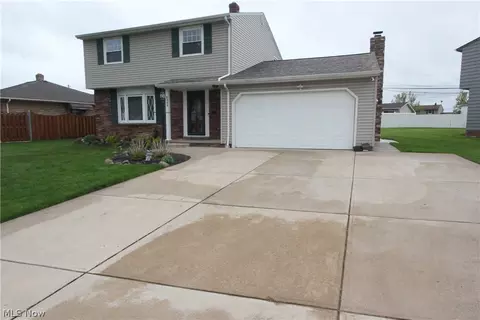 6484 Wedgewood Dr, Brook Park, OH 44142