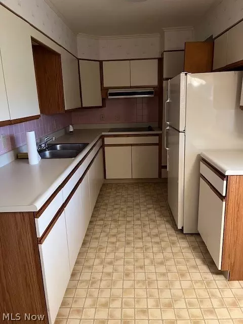 3281 Spring Valley Rd, Akron, OH 44333 photo 2