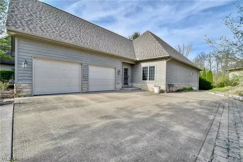11109 Caddie Ln, Concord, OH 44077