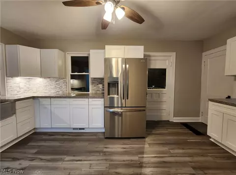 Kitchen - 2520 Tryon Rd, Ashtabula, OH 44004 photo 2 of 6