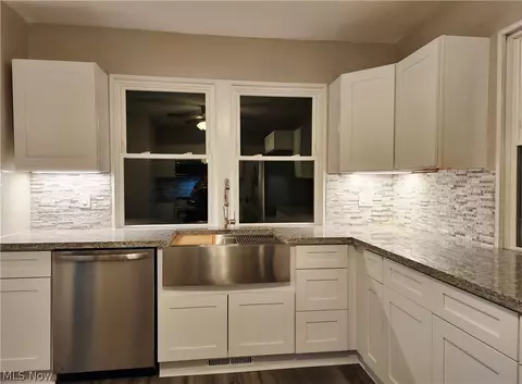 Kitchen - 2520 Tryon Rd, Ashtabula, OH 44004 photo 5 of 6
