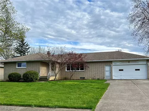 3915 Woodstock Dr, Lorain, OH 44053