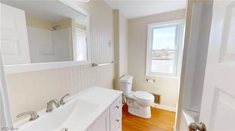Bath - 145 Jesse Ave, Akron, OH 44310 photo 2 of 2