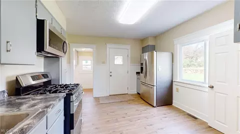 Kitchen - 145 Jesse Ave, Akron, OH 44310 photo 4 of 4