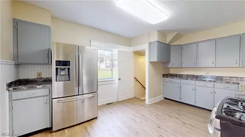 Kitchen - 145 Jesse Ave, Akron, OH 44310 photo 1 of 4