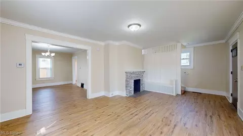 Living - 145 Jesse Ave, Akron, OH 44310 photo 2 of 2