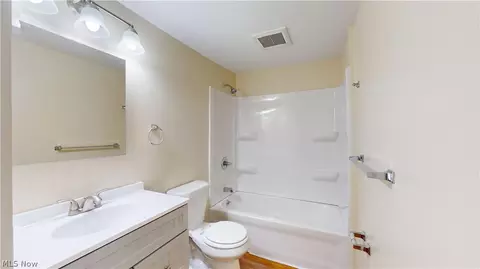 Bath - 145 Jesse Ave, Akron, OH 44310 photo 1 of 2