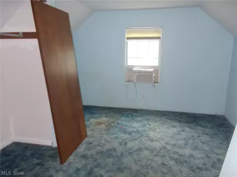 Bedroom - 2542 W 8th St, Ashtabula, OH 44004 photo 3 of 4
