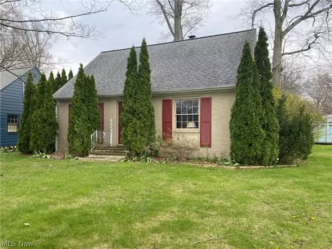 2542 W 8th St, Ashtabula, OH 44004