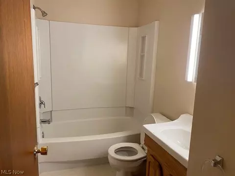 Bath - 2542 W 8th St, Ashtabula, OH 44004 photo 1 of 1