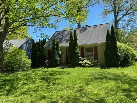 Exterior - 2542 W 8th St, Ashtabula, OH 44004 photo 2 of 3