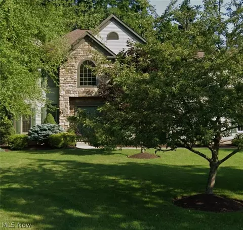 1553 Jennifer Dr, Twinsburg, OH 44087