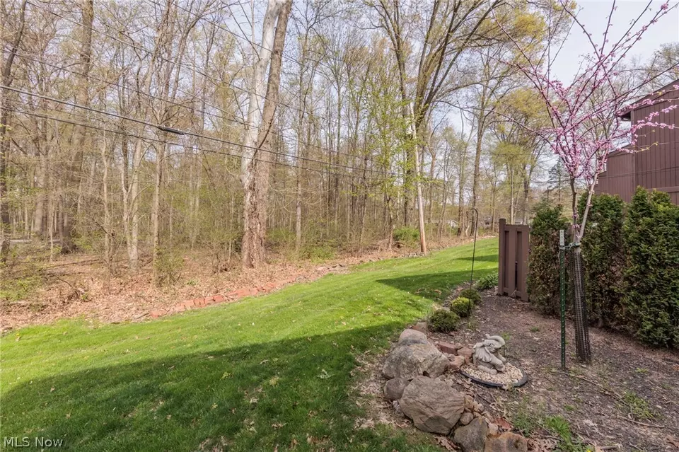 5560 Barton Rd 504, North Olmsted, OH 44070 28 Photos Movoto