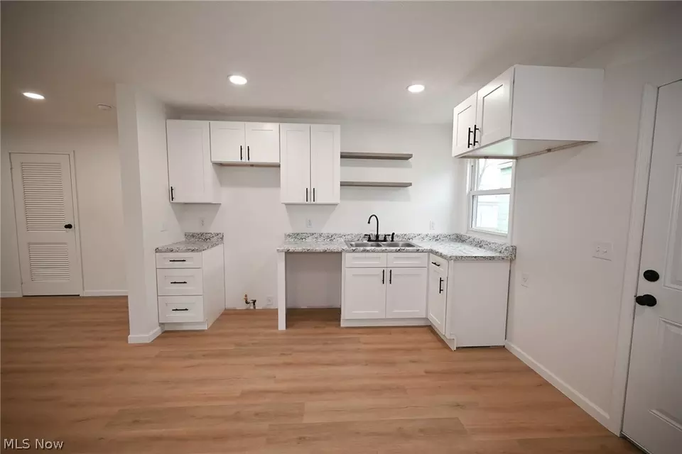 Kitchen - 4660 E 173rd St, Cleveland, OH 44128 photo 3 of 3
