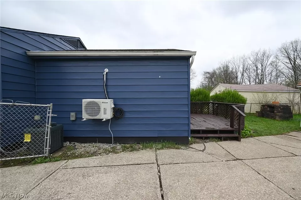 Exterior - 4660 E 173rd St, Cleveland, OH 44128 photo 4 of 6