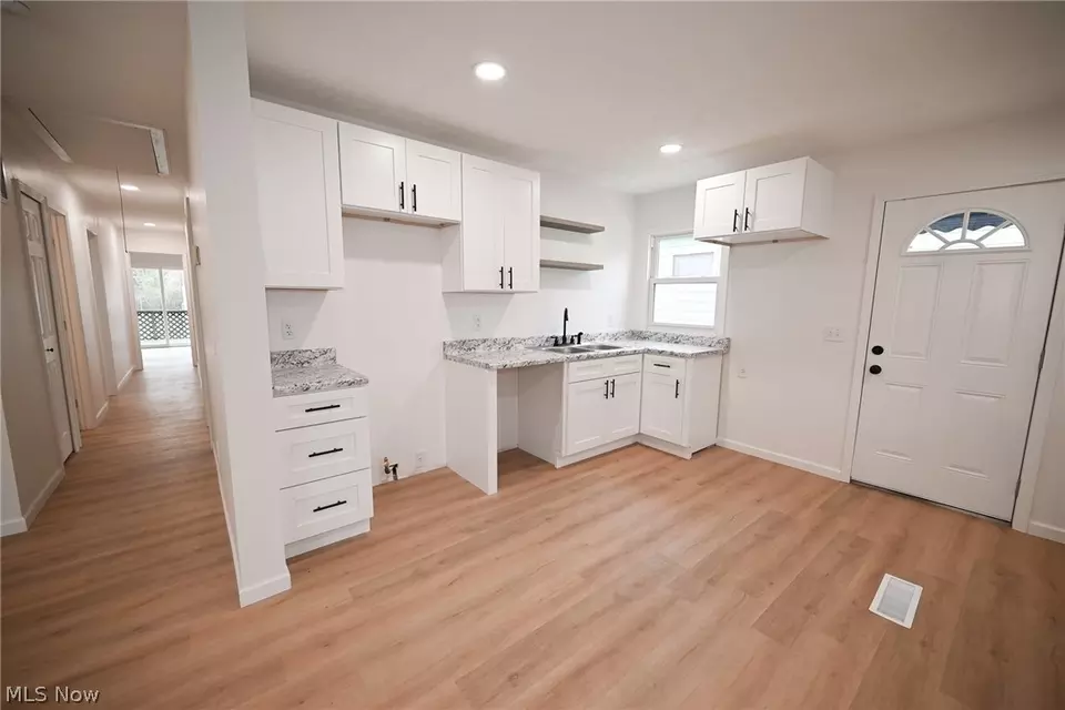 Kitchen - 4660 E 173rd St, Cleveland, OH 44128 photo 2 of 3