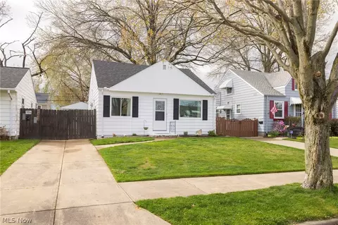 15009 Grapeland Ave, Cleveland, OH 44111