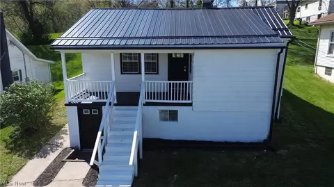 205 Gladys Ave, Mingo Junction, OH 43938