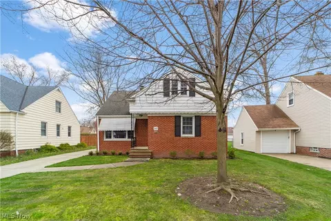 317 E 286th St, Willowick, OH 44095
