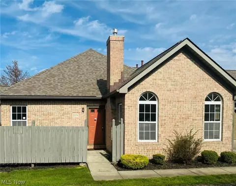 8050 Harbor Creek Dr, Mentor On The Lake, OH 44060