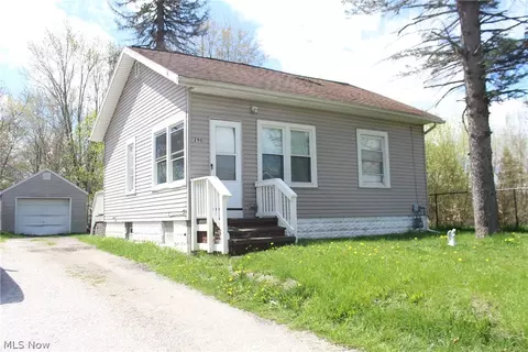 290 Snyder Ave, Barberton, OH 44203
