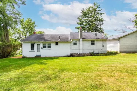 26935 N Shore Dr, Beloit, OH 44609 photo 16