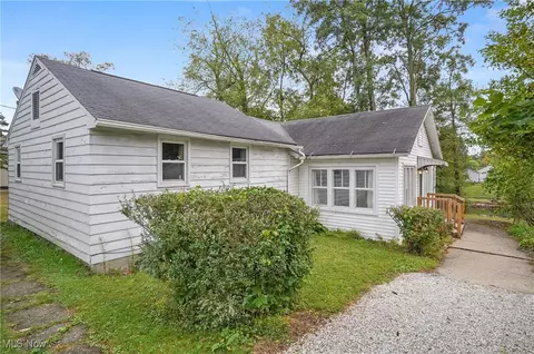 26935 N Shore Dr, Beloit, OH 44609 photo 26