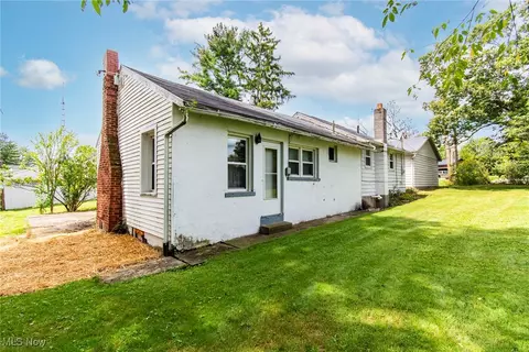 26935 N Shore Dr, Beloit, OH 44609 photo 17