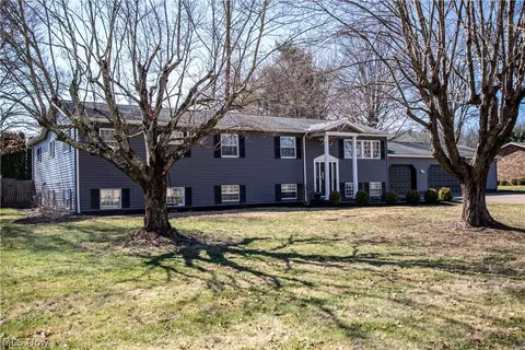 5005 W Shore Dr, Zanesville, OH 43701