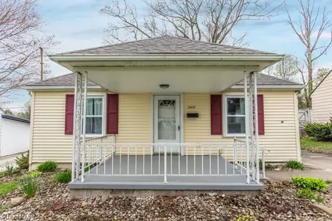 1949 Ridgelawn Ave, Youngstown, OH 44509