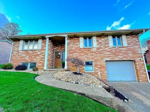 229 S Circle Dr, Weirton, WV 26062